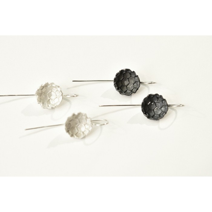 EARRINGS 'GRAVITATING OBJECTS' EARRINGS 'GRAVITATING OBJECTS'